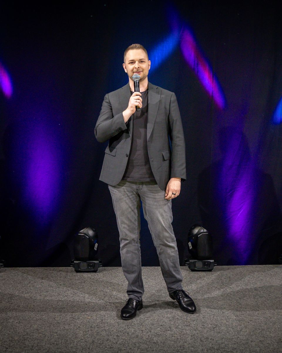 Michael Holtappels on stage at the Founder Summit